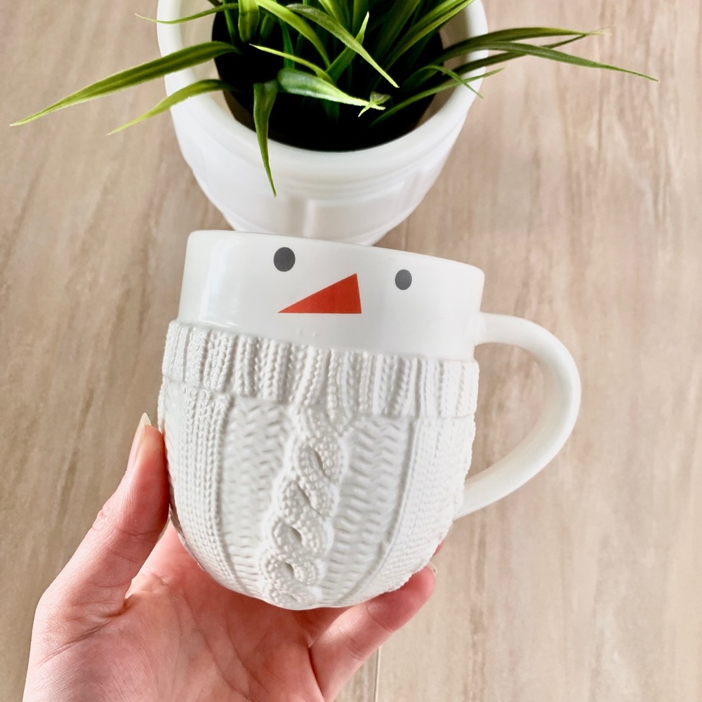 ❌ SOLD ❌ snowman white ceramic scarf mug hallmark
